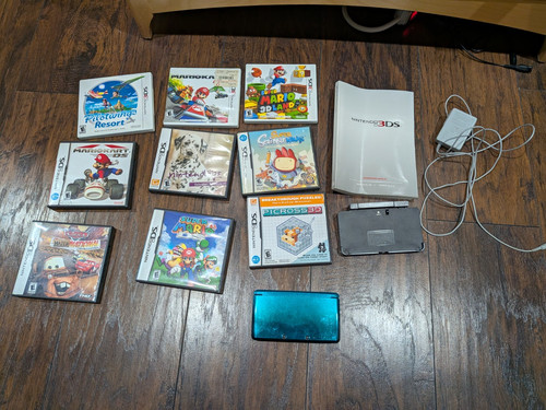 Nintendo 3ds console bundle - console, w/